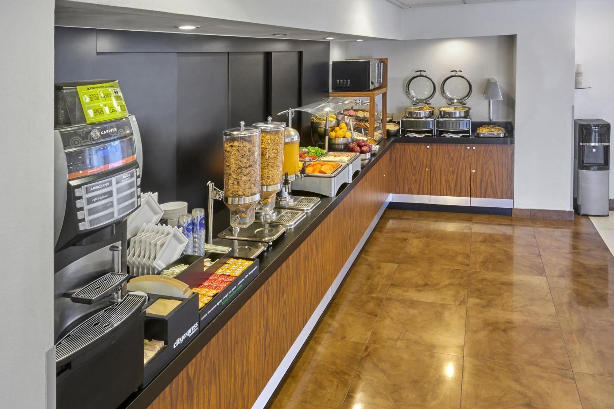 City Express By Marriott Queretaro Jurica מראה חיצוני תמונה